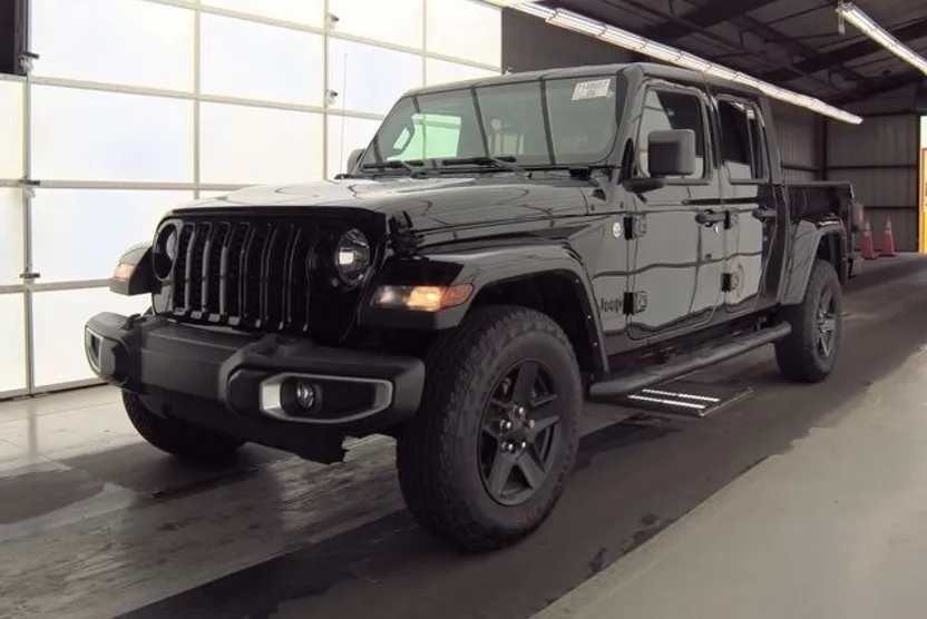 2021 Jeep Gladiator Sport photo 1