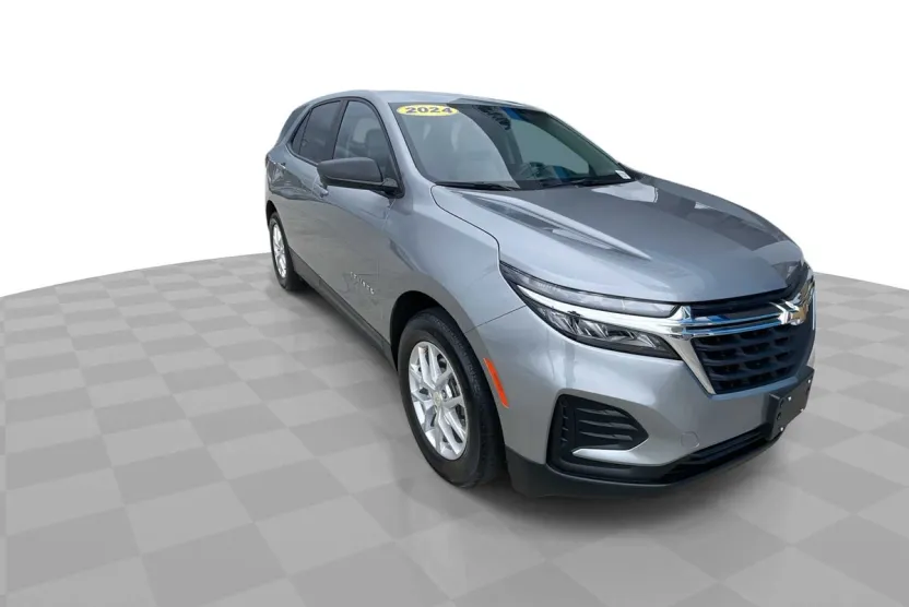 2024 Chevrolet Equinox LS photo 1