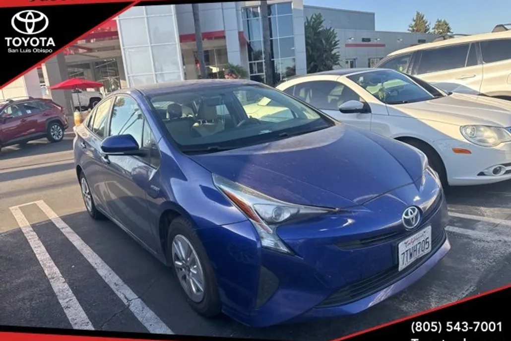 2016 Toyota Prius Two photo 1