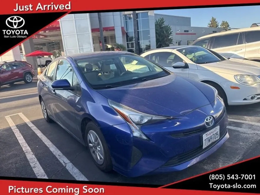 2016 Toyota Prius Two photo 1