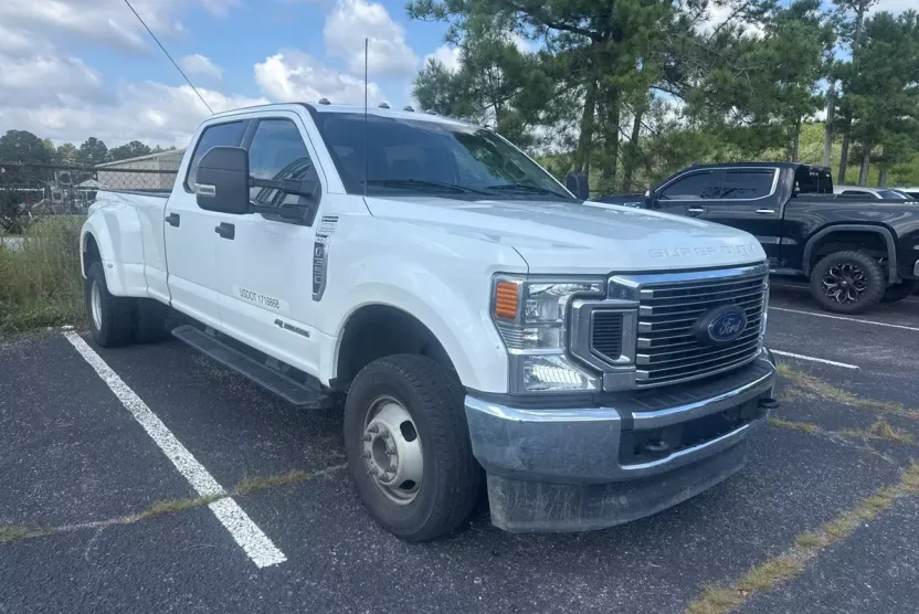 2022 Ford F-350 XLT photo 1