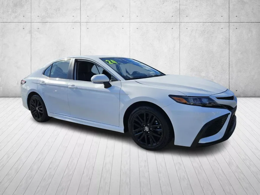 2024 Toyota Camry SE photo 1