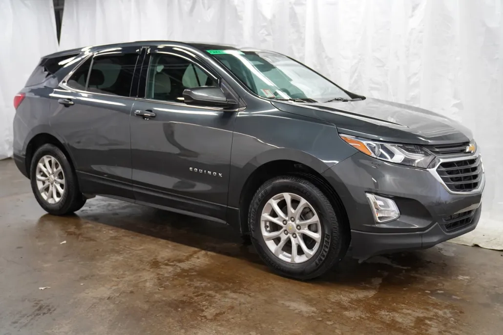 2020 Chevrolet Equinox LT photo 1