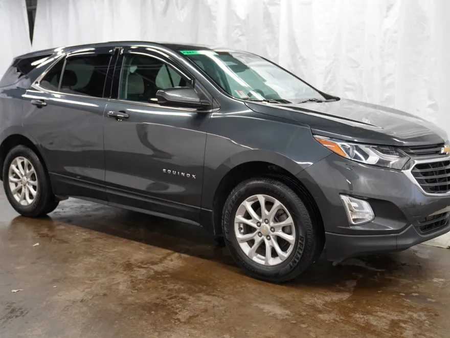 2020 Chevrolet Equinox LT photo 1