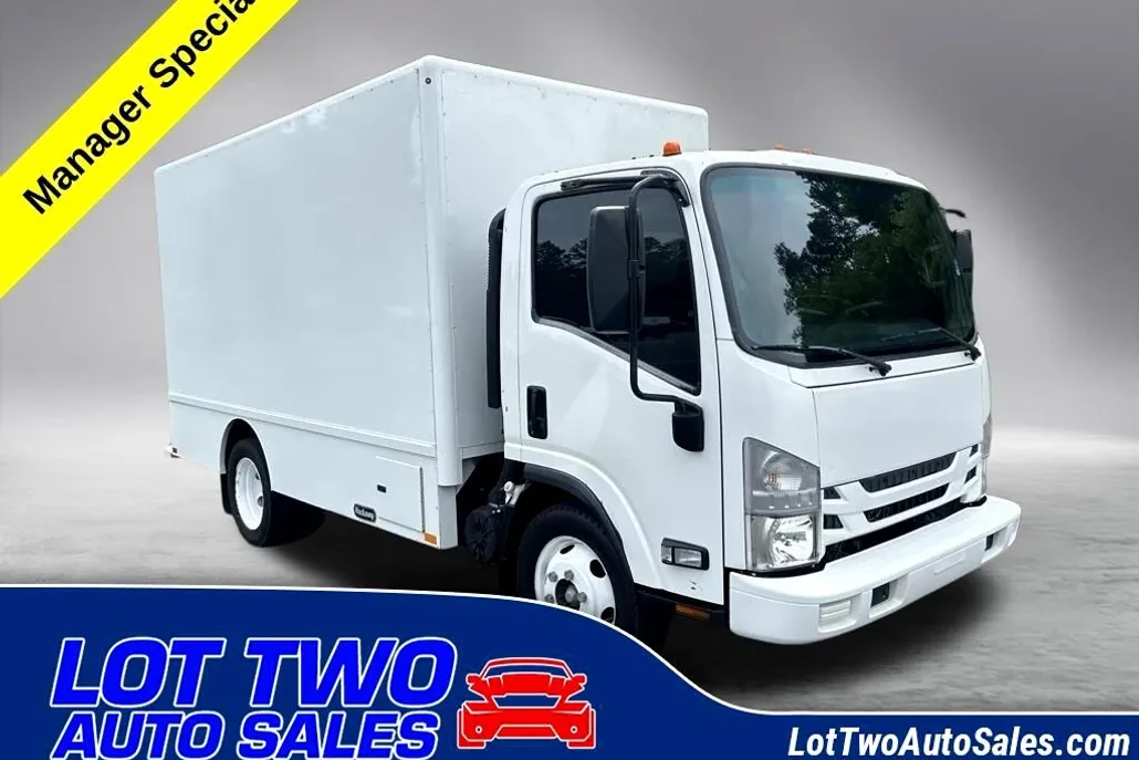 2018 Isuzu NPR photo 1