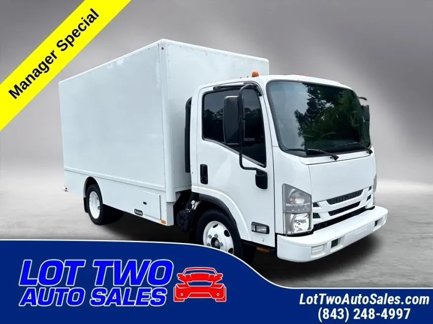 2018 Isuzu NPR photo 1