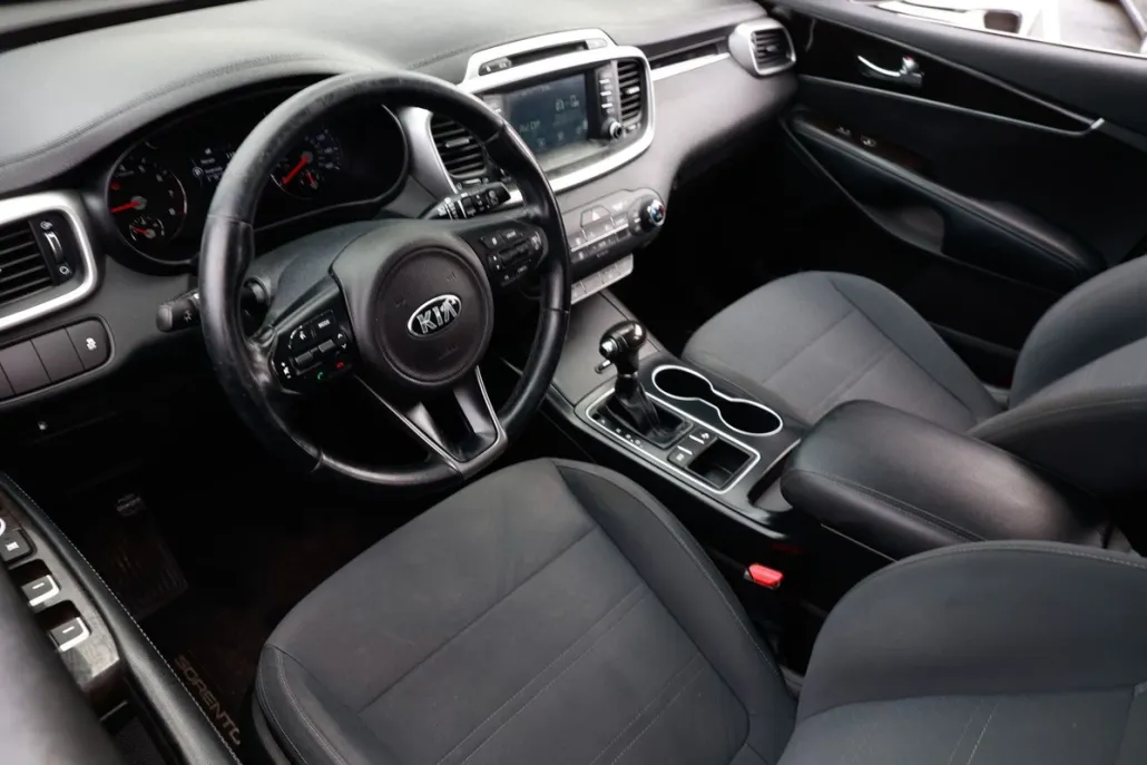 2018 Kia Sorento LX photo 1
