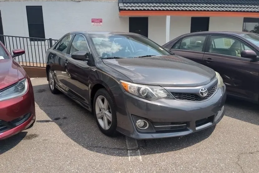 2014 Toyota Camry Base photo 1