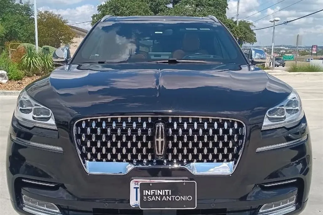 2022 Lincoln Aviator Black Label photo 1