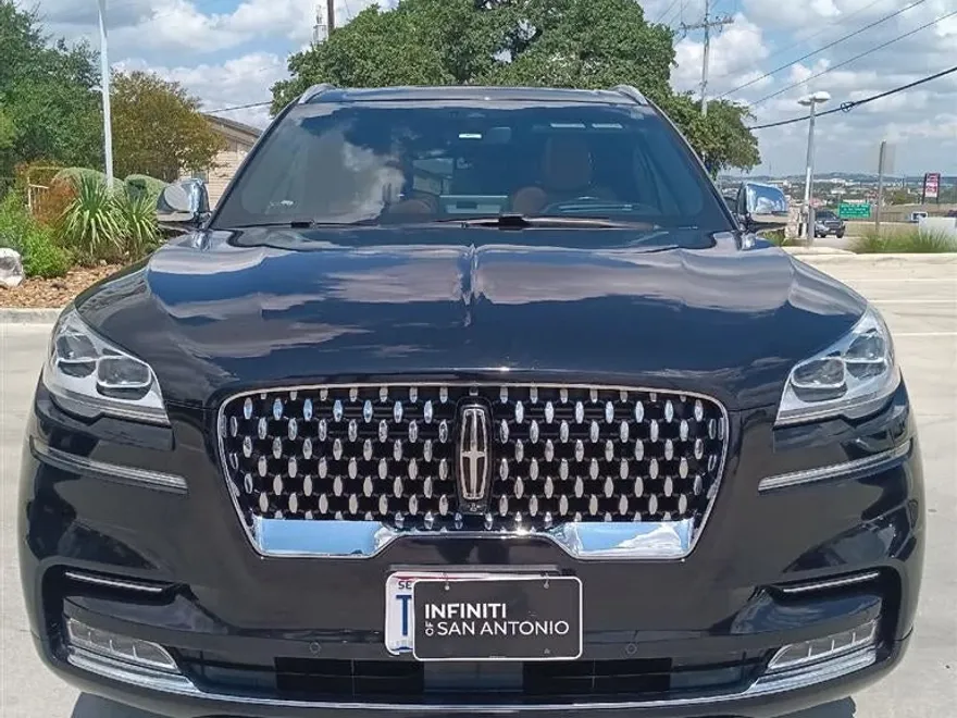 2022 Lincoln Aviator Black Label photo 1
