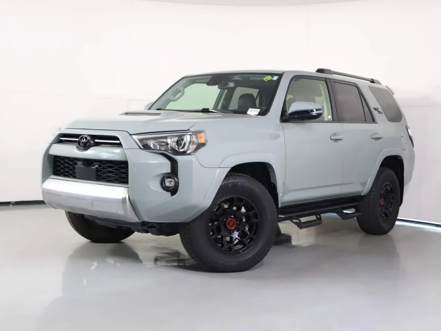 2022 Toyota 4Runner TRD Off-Road Premium photo 1