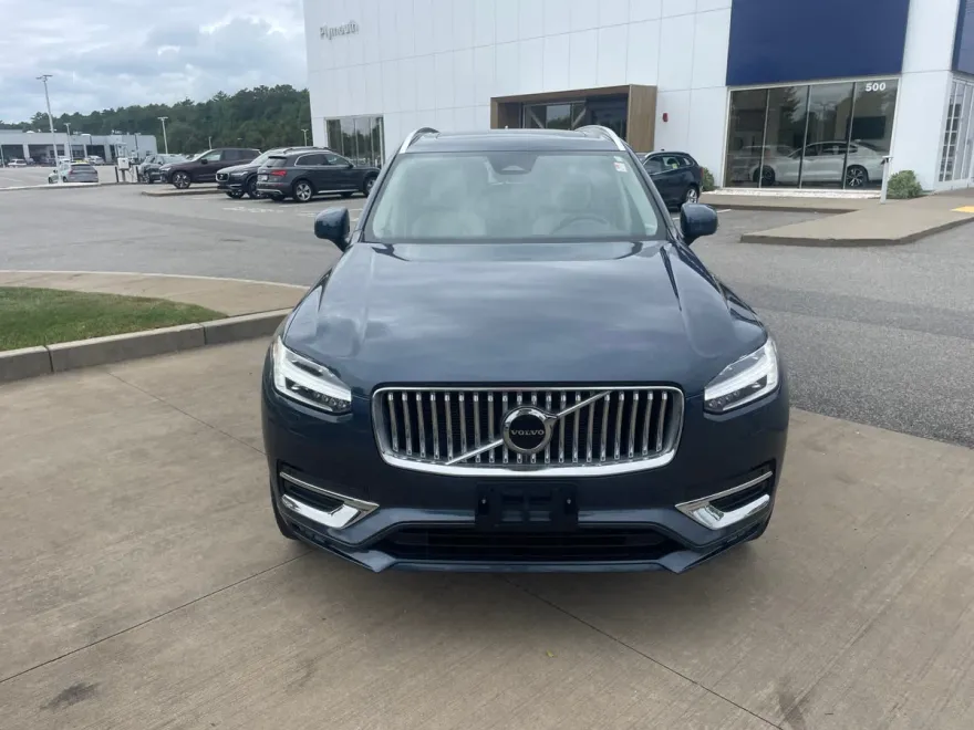 2024 Volvo XC90 B5 Core photo 1