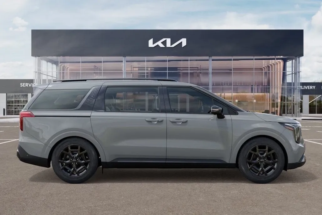 2026 Kia Carnival SX photo 1