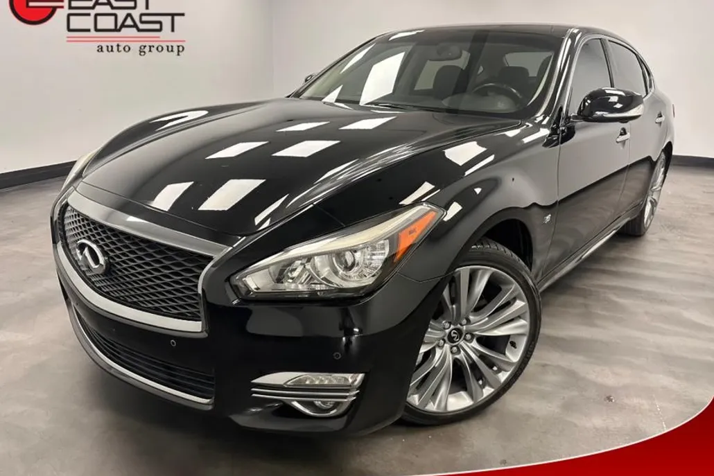 2017 Infiniti Q70L 3.7 AWD photo 1