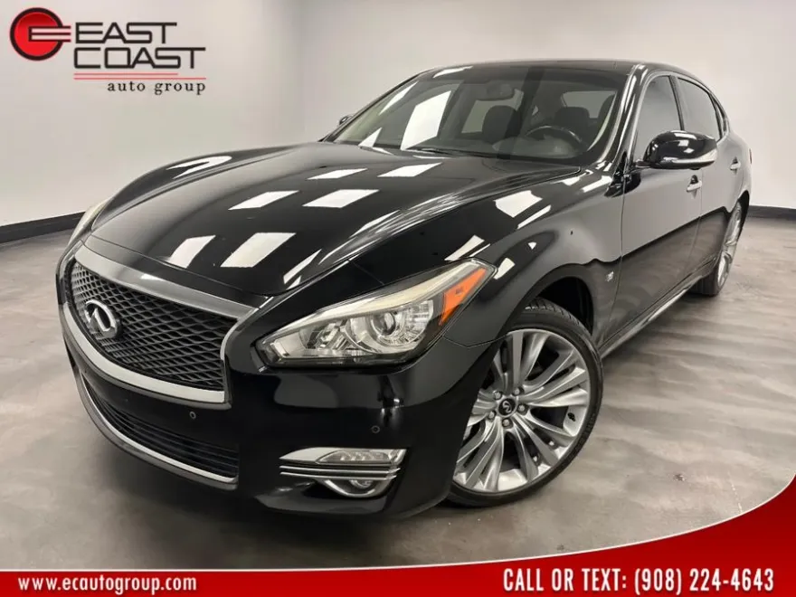 2017 Infiniti Q70L 3.7 AWD photo 1