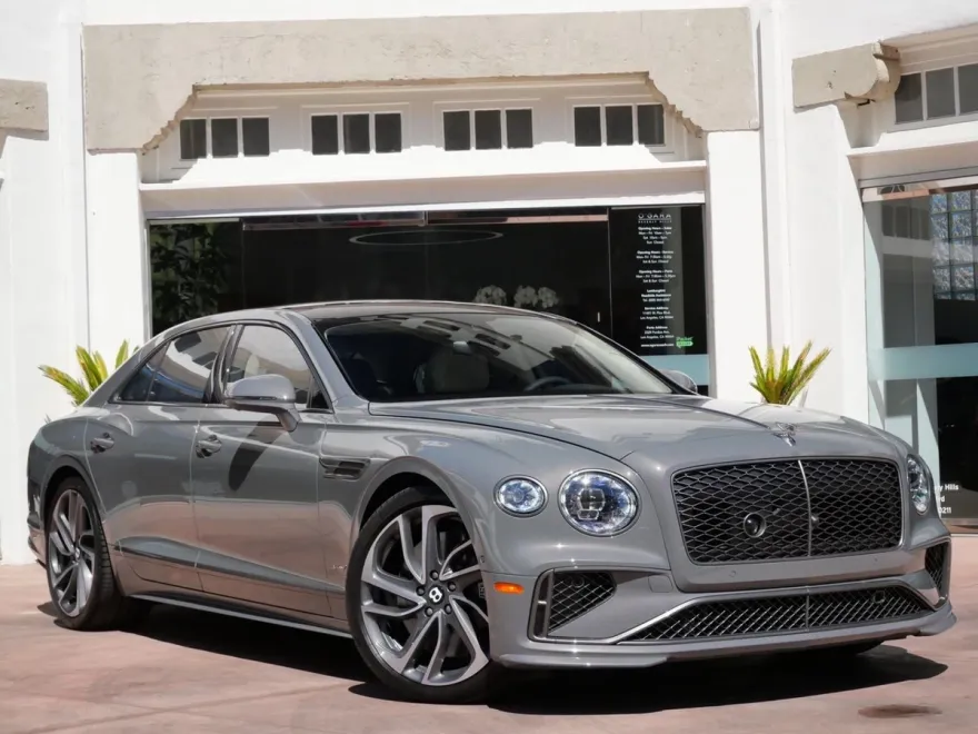 2025 Bentley Flying Spur Speed photo 1