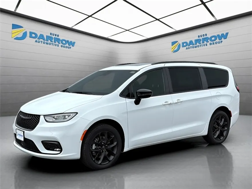 2026 Chrysler Pacifica Limited photo 1