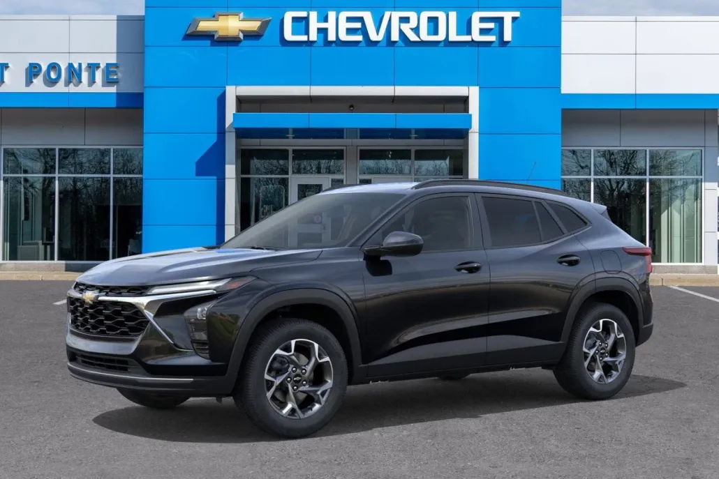 2025 Chevrolet Trax LT photo 1