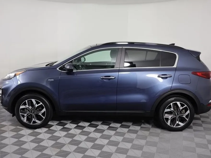 2022 Kia Sportage EX photo 1