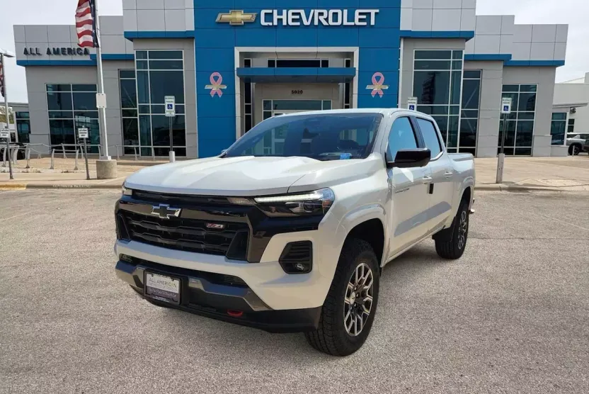 2026 Chevrolet Colorado Z71 photo 1