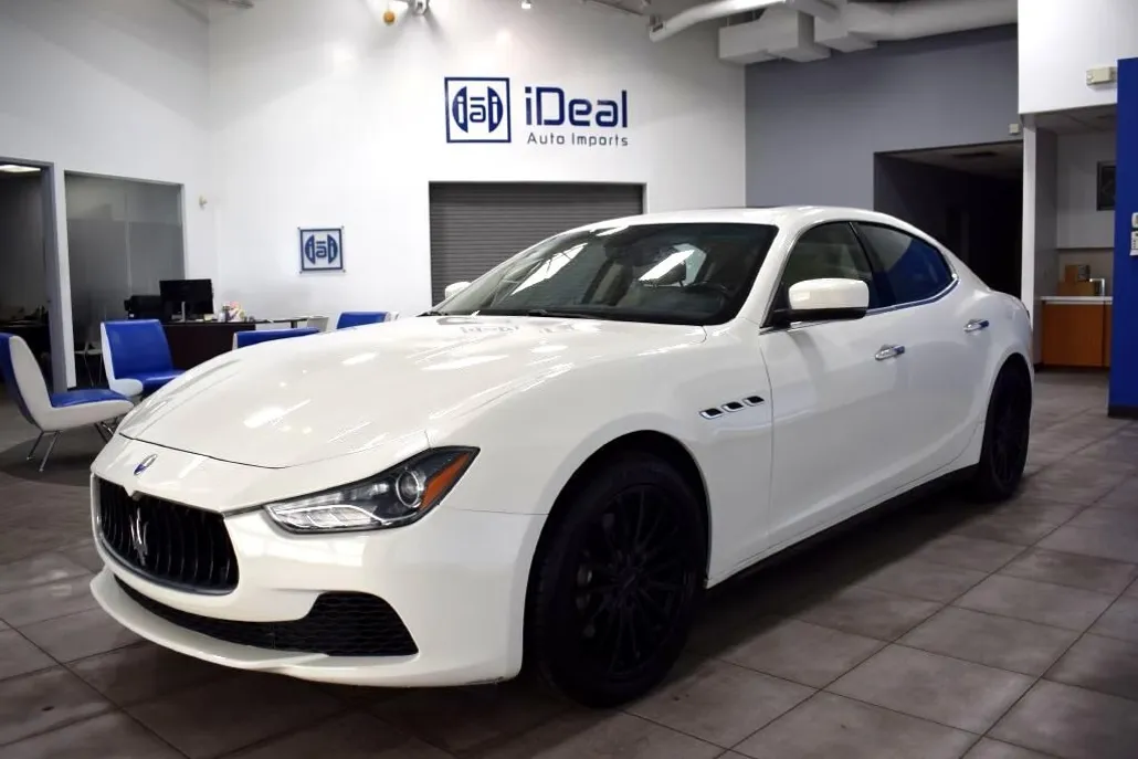 2014 Maserati Ghibli Base photo 1