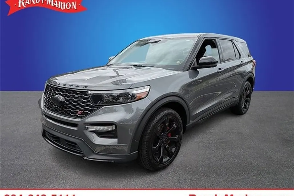2022 Ford Explorer ST photo 1