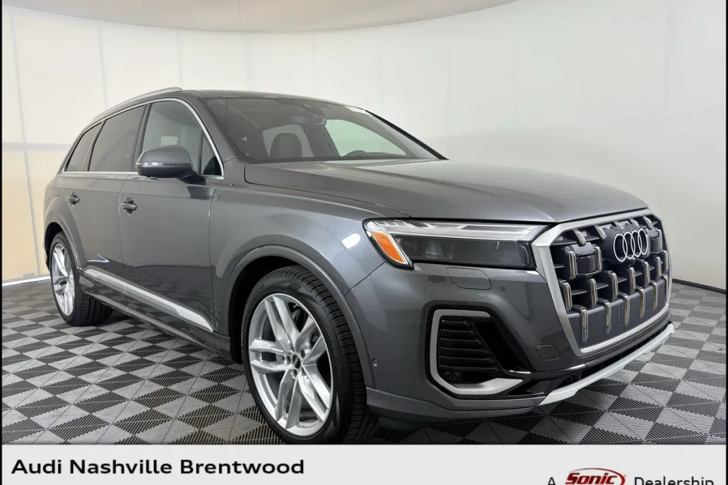 2025 Audi Q7 55 Premium Plus photo 1