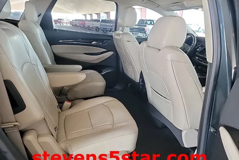 2018 Buick Enclave Essence photo 1