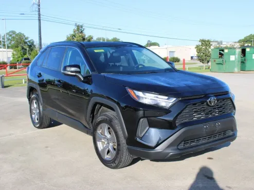 2024 Toyota RAV4 XLE photo 4