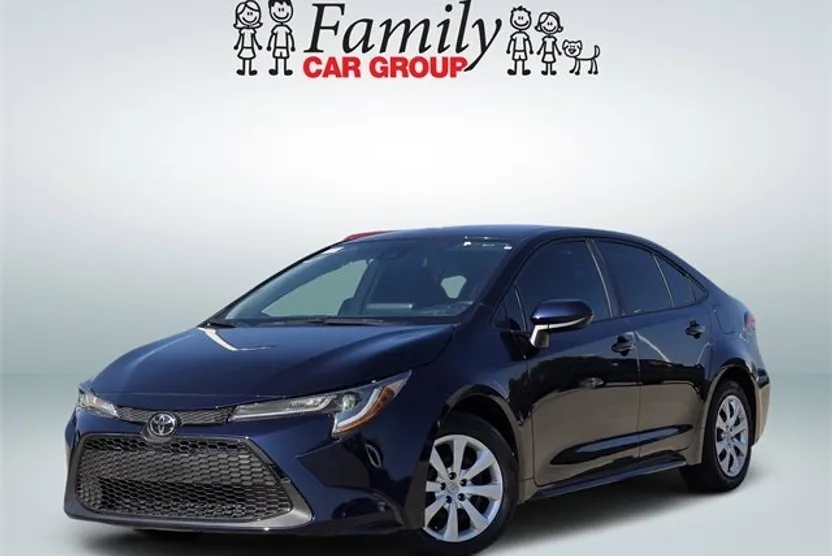 2022 Toyota Corolla LE photo 1