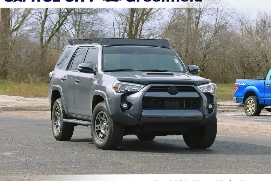 2023 Toyota 4Runner TRD Off-Road Premium photo 1