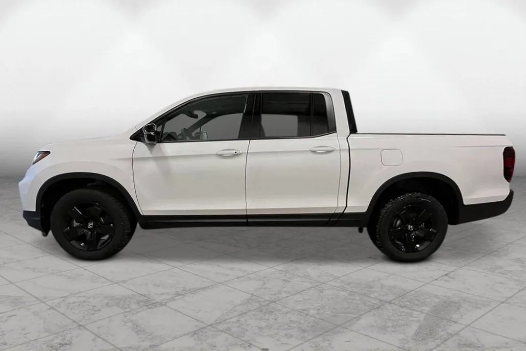 2026 Honda Ridgeline Black Edition photo 1