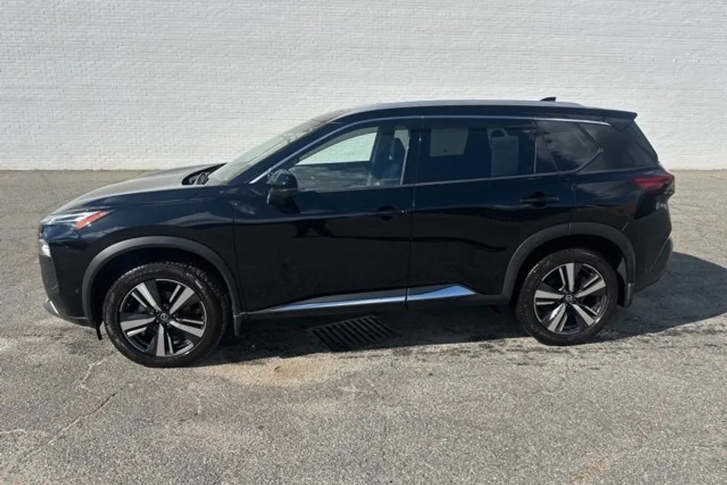 2021 Nissan Rogue Platinum photo 1