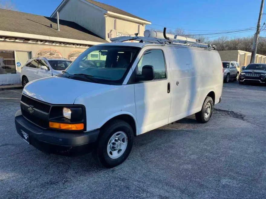 2013 Chevrolet Express Cargo Van photo 1