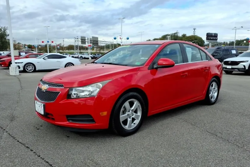 2014 Chevrolet Cruze LT photo 1