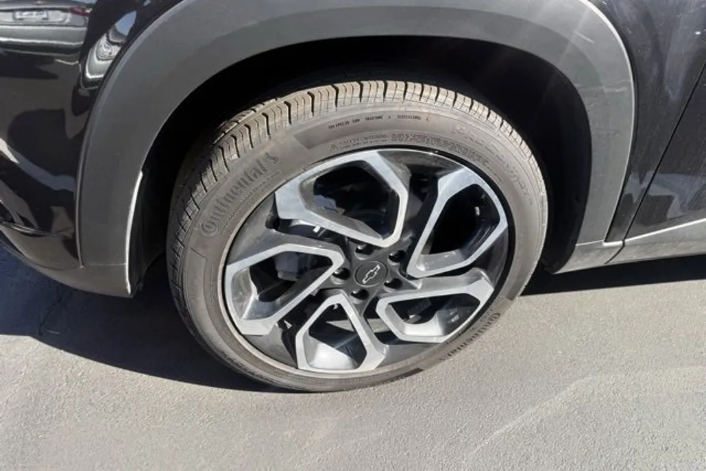 2025 Chevrolet Trax photo 1