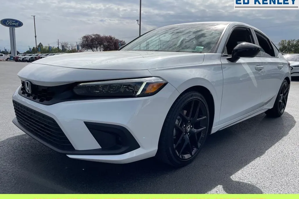 2024 Honda Civic Sport Hatchback photo 1