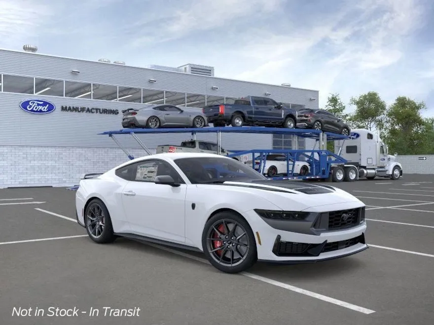 2025 Ford Mustang Dark Horse photo 1
