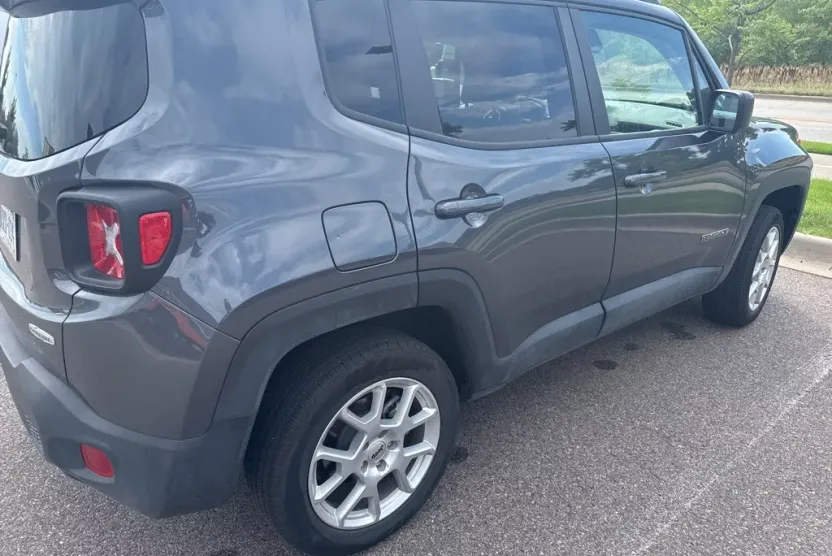 2022 Jeep Renegade Latitude photo 1