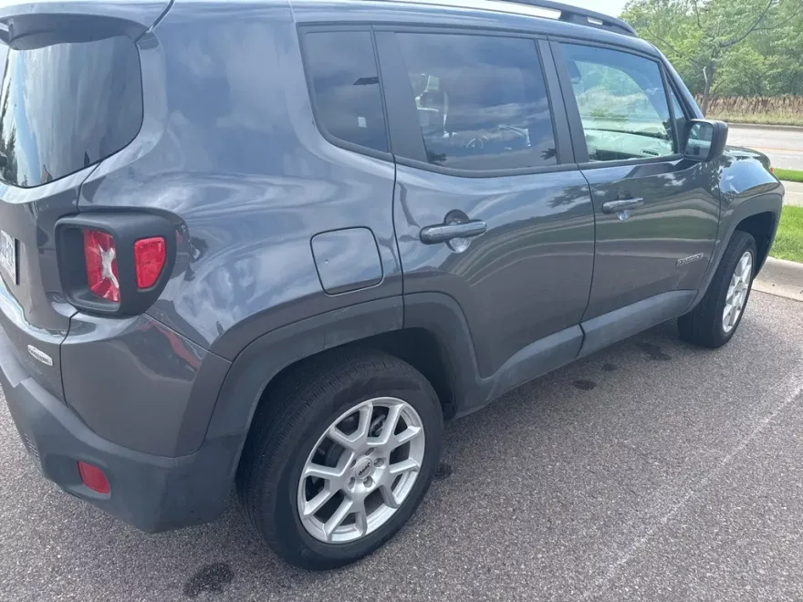 2022 Jeep Renegade Latitude photo 1