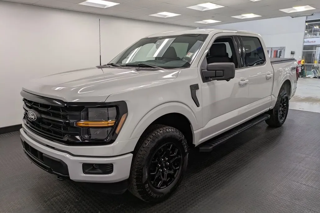 2024 Ford F-150 XLT photo 1