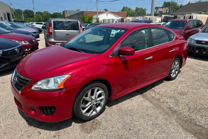 2013 Nissan Sentra SR photo 1