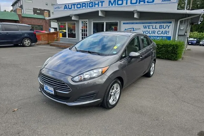 2017 Ford Fiesta SE photo 1