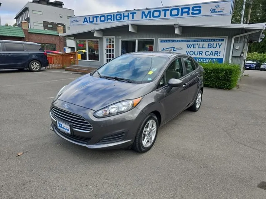 2017 Ford Fiesta SE photo 1