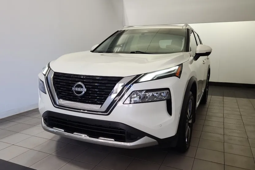 2023 Nissan Rogue Platinum photo 1