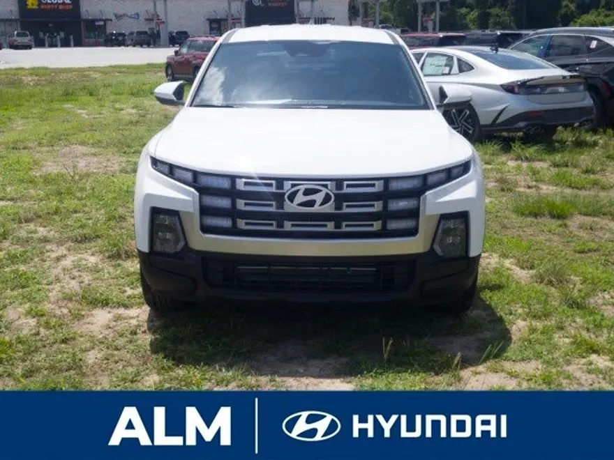 2025 Hyundai Santa Cruz SE photo 1