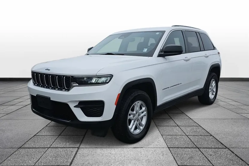 2024 Jeep Grand Cherokee Laredo photo 1