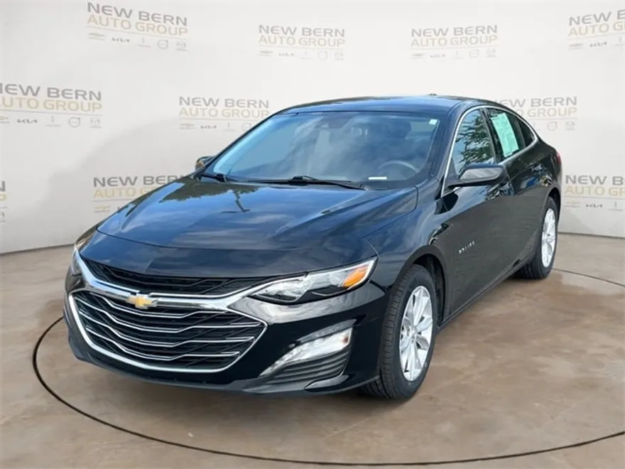 2024 Chevrolet Malibu 1LT photo 1