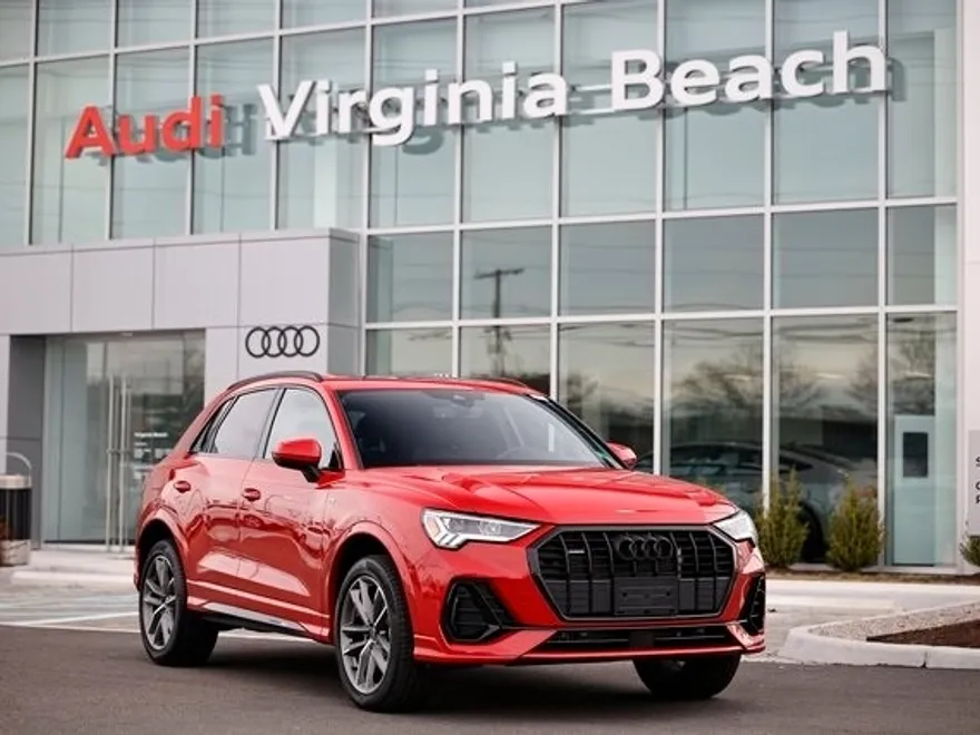 2025 Audi Q3 S line Premium photo 1