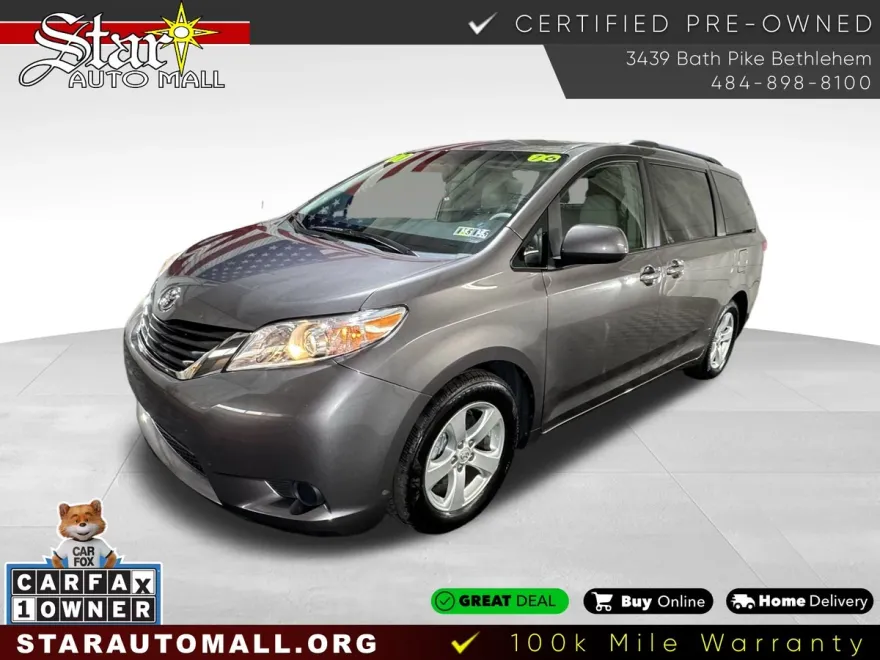 2011 Toyota Sienna LE photo 1